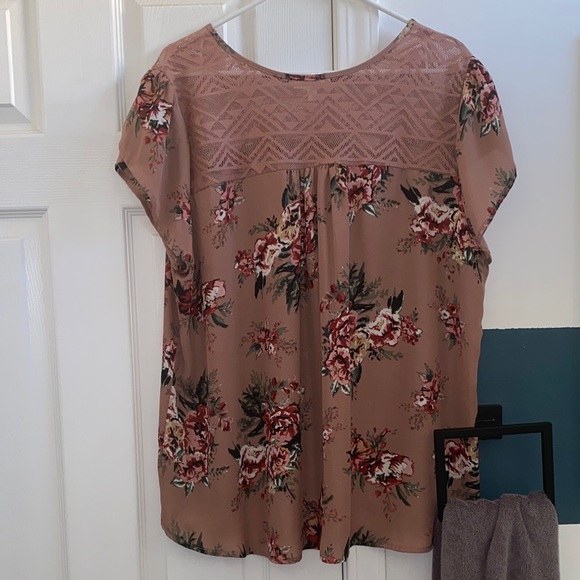 Meraki Floral Blouse in Dusty Rose - Picture 4 of 4
